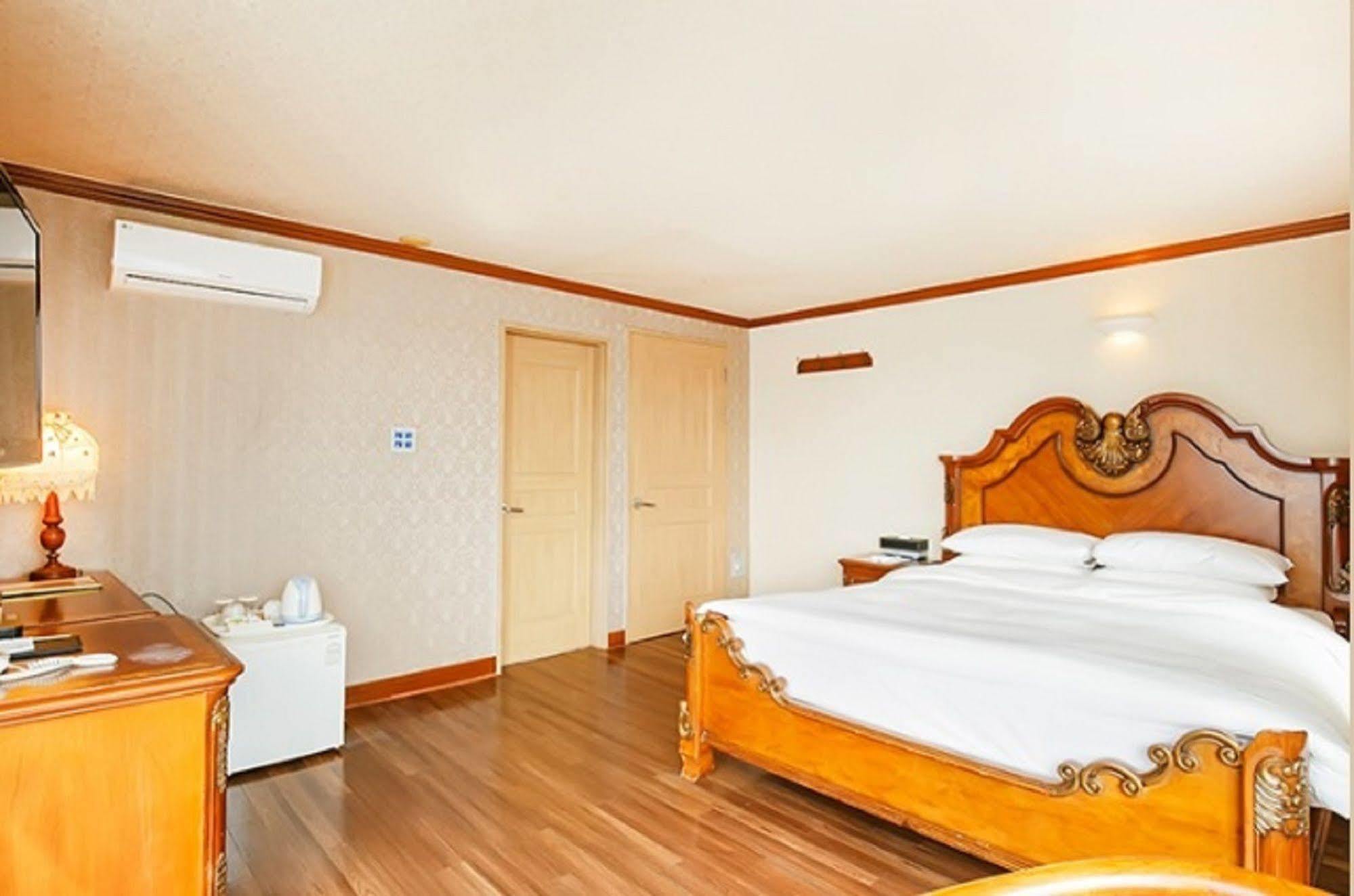 Hotel Castle Beach Busan Eksteriør billede